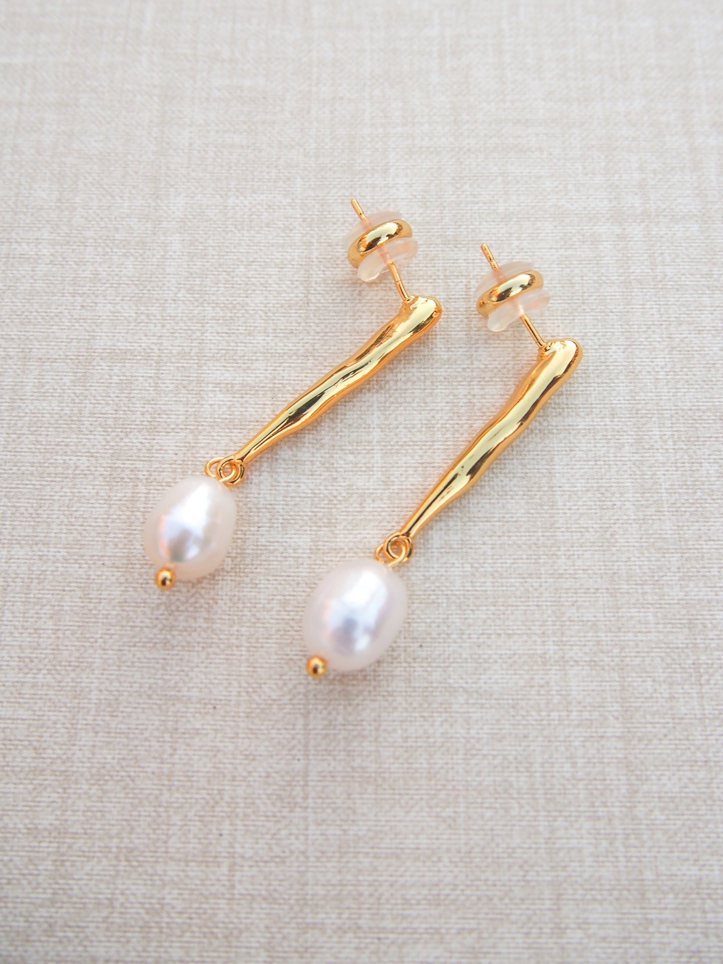 Gold Pillar Pearl Earrings