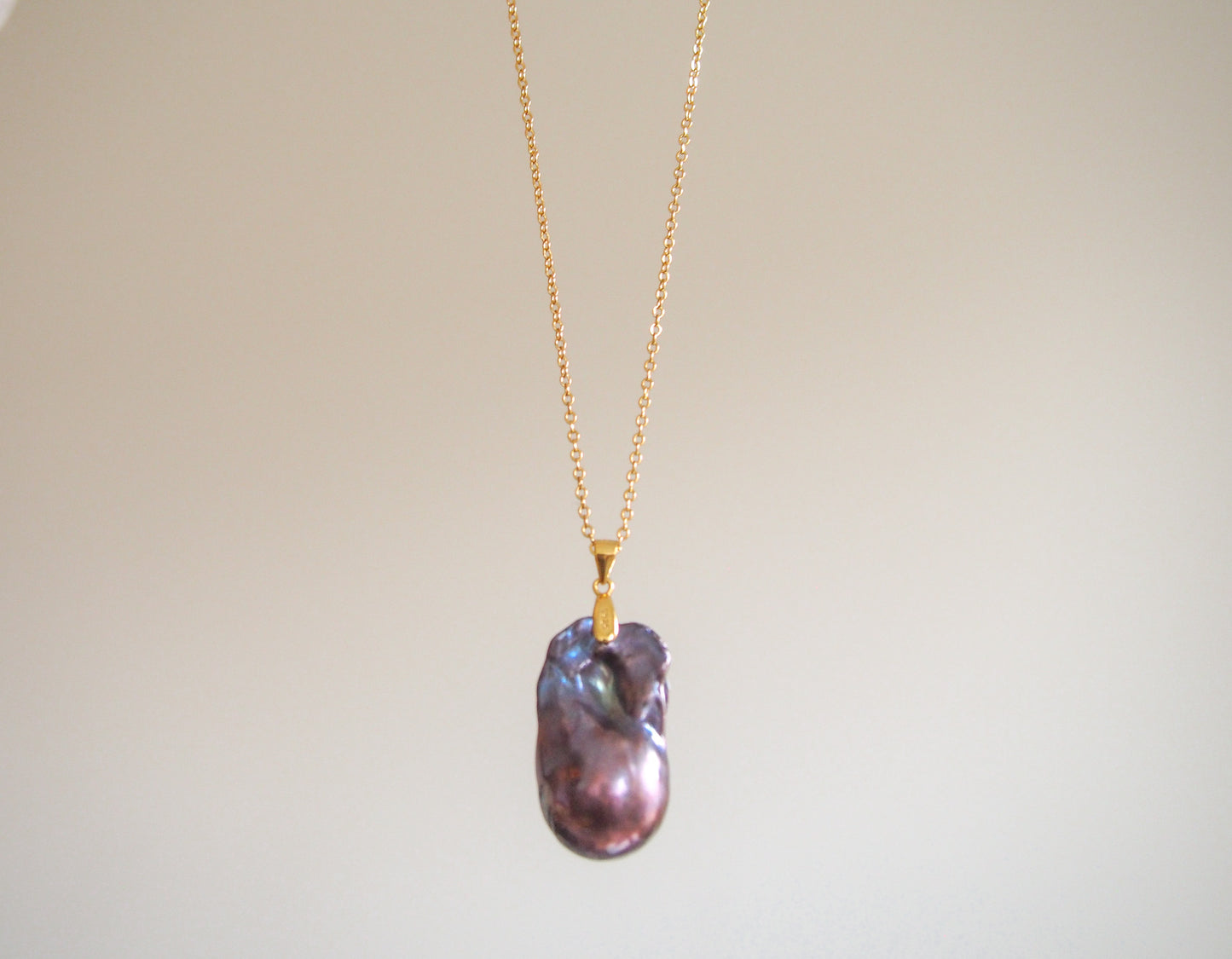Black Baroque Pearl Pendant Necklace