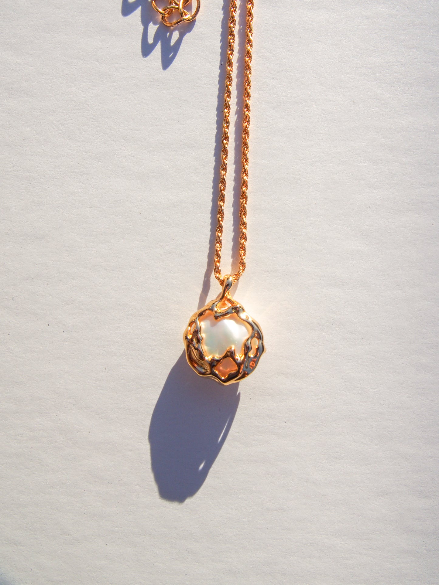 Must Have Baroque Pearl Pendent Necklace