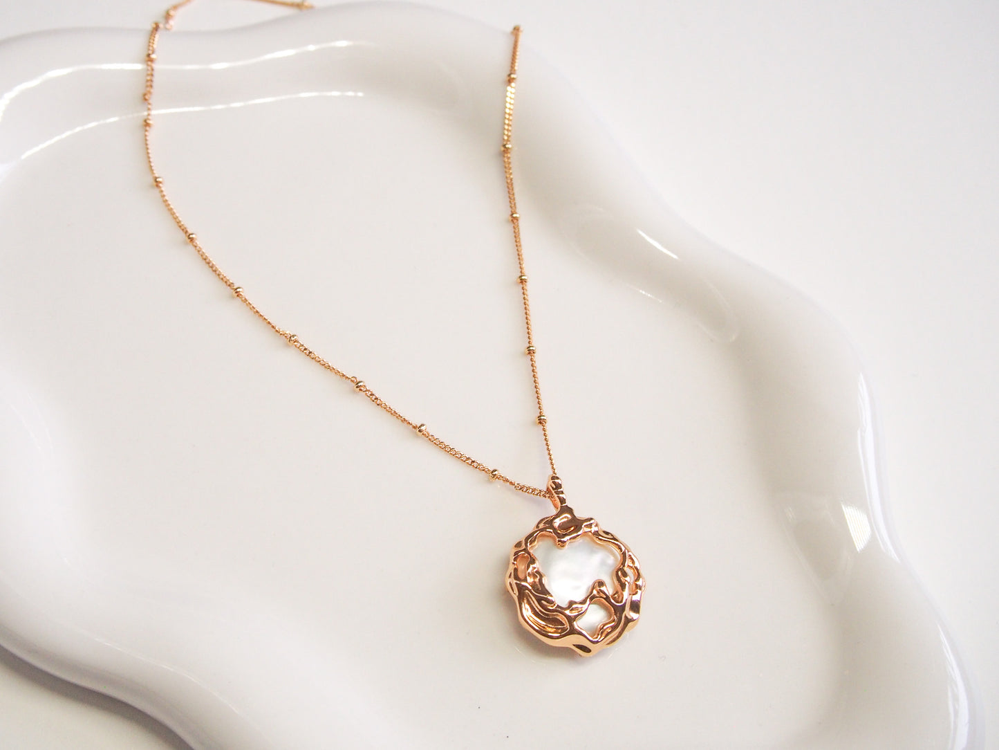 Must Have Baroque Pearl Pendent Necklace