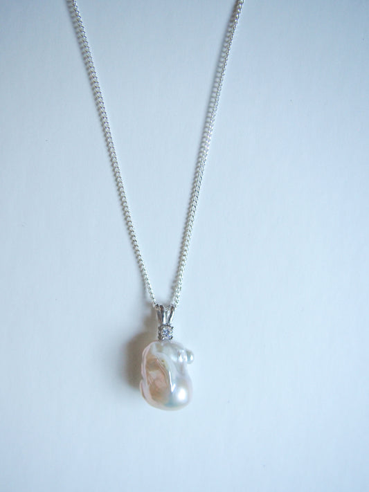 Delmare Baroque Pearl Pendant Necklace